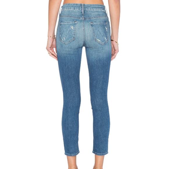 MOTHER Denim High Waisted Looker Crop Jeans in Skipping Stones Size 26 - Picture 2 of 15